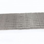 如五金制品、玩具、瓜果、日用品、显示器都是