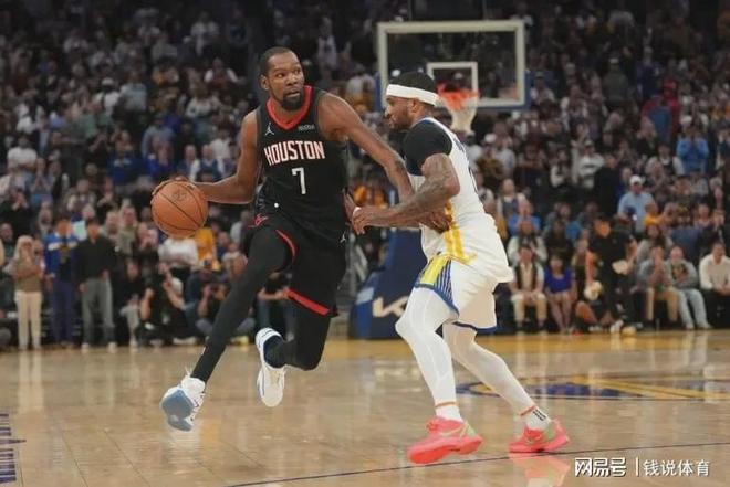 火箭双星锁定胜局戴维森转正冲击季后赛